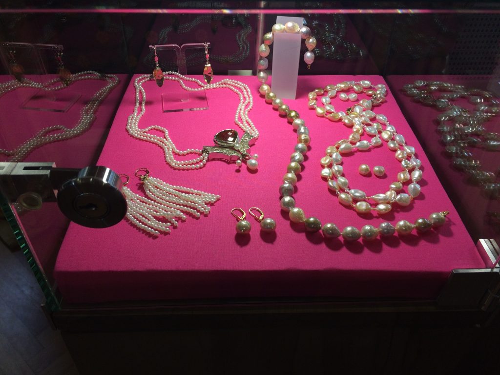 Dekoration mit Perlen