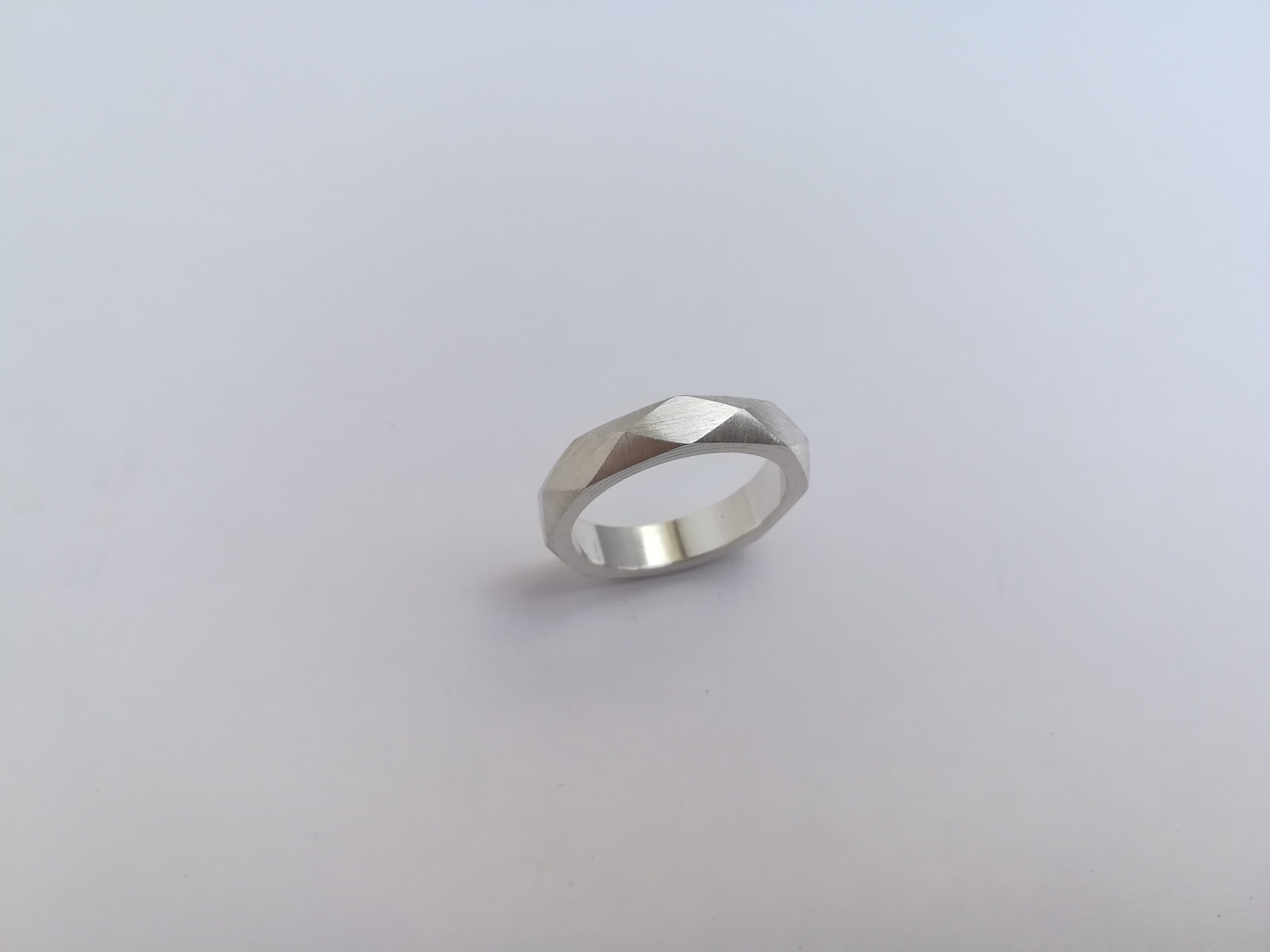 Facettenring – von Miriam