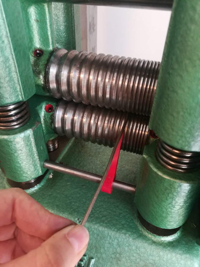 Weißgolddraht walzen