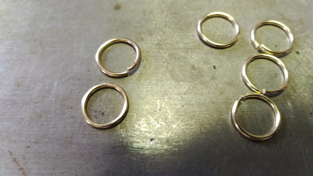 G-Gold-gr.-Oesen-gesaegt