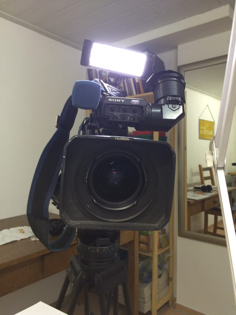 Presse ist da in Form von Fernsehen