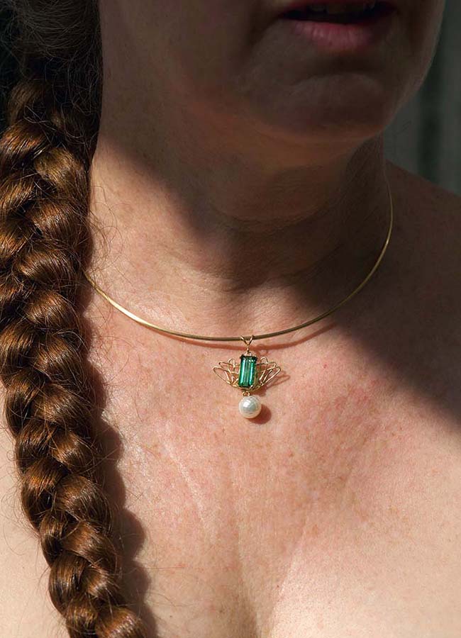 Turmalinanhänger mit facettierter Zuchtperle